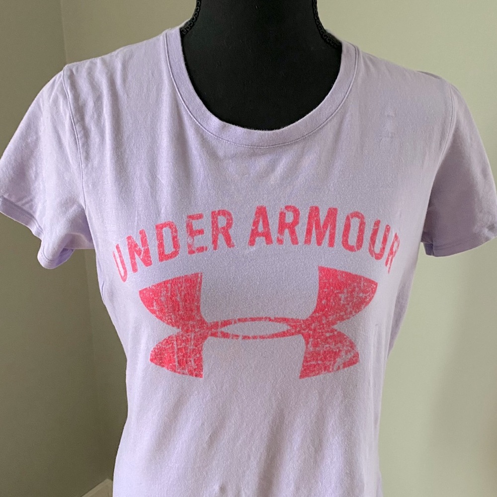 🖤  
Under Armor TShirt - Small